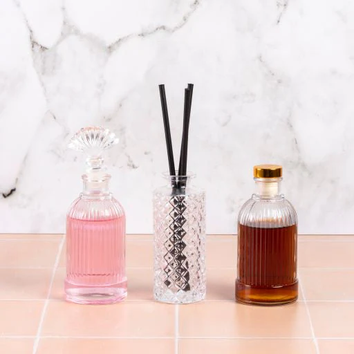 Ribbed Glass Perfume Bottle With Rose Gold Stopper 150ml - Image 2